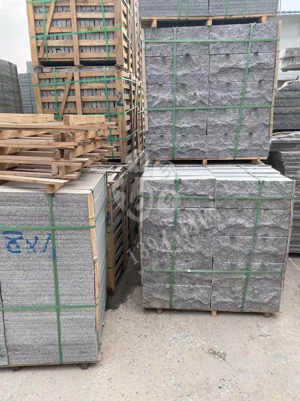 【鐘山大枋石業(yè)】經(jīng)營(yíng)廣西芝麻黑654毛光板、樹(shù)池石、水溝蓋板、馬蹄石、園林環(huán)境等異形石材