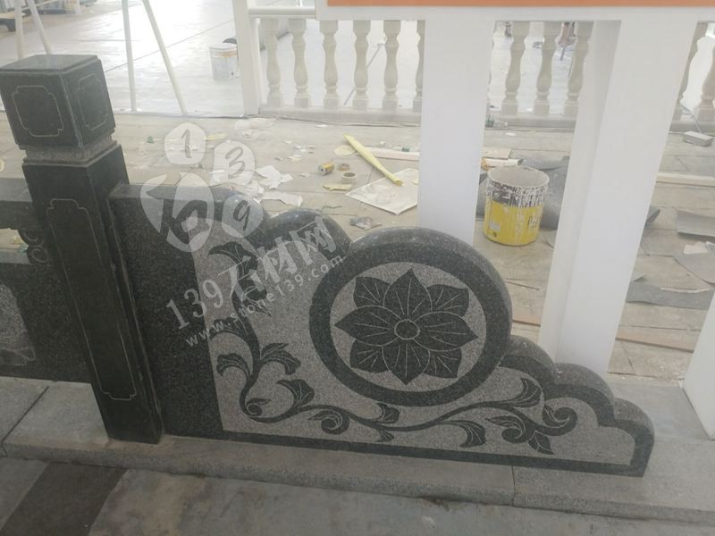 鐘山瑞全石材工藝廠主營(yíng)鐘山青、路沿石、馬蹄石、欄桿欄板、石球異形、以及石桌等石材家具