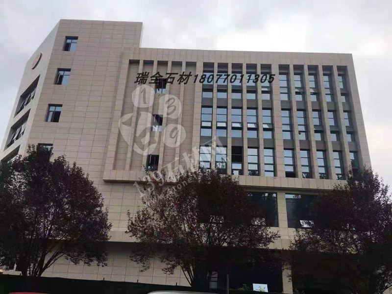 鐘山瑞全石材工藝廠主營(yíng)鐘山青、路沿石、馬蹄石、欄桿欄板、石球異形、以及石桌等石材家具