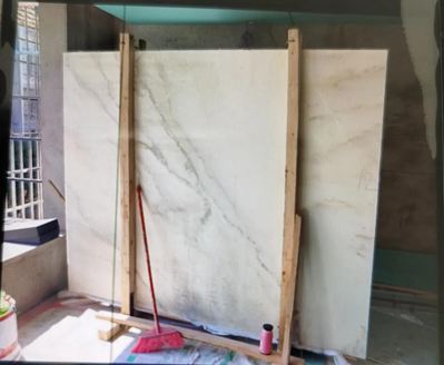 在水頭花1.5萬買的背景墻,他卻“賣”出6萬多,還被采取刑事強制措施