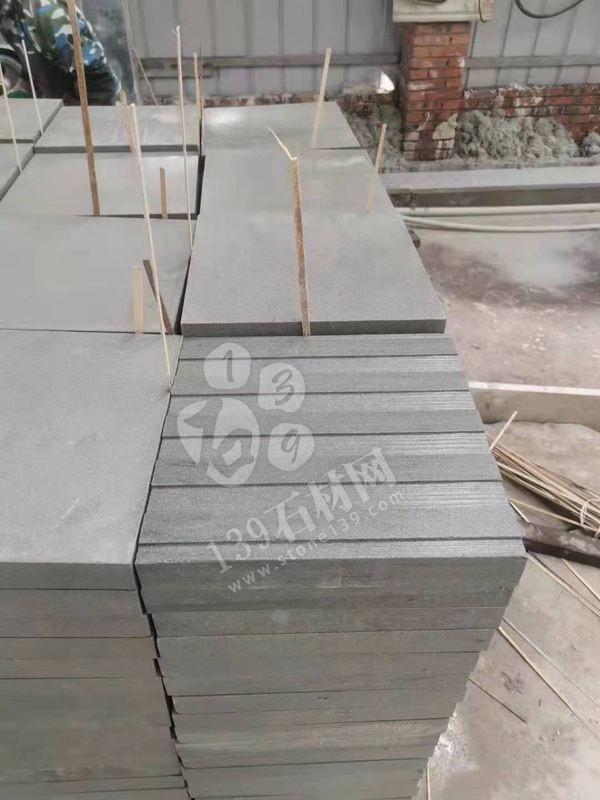 【蓋倫石材】主要經(jīng)營達(dá)州青石、盲道磚、青石浪板、園林地鋪青石系列產(chǎn)品