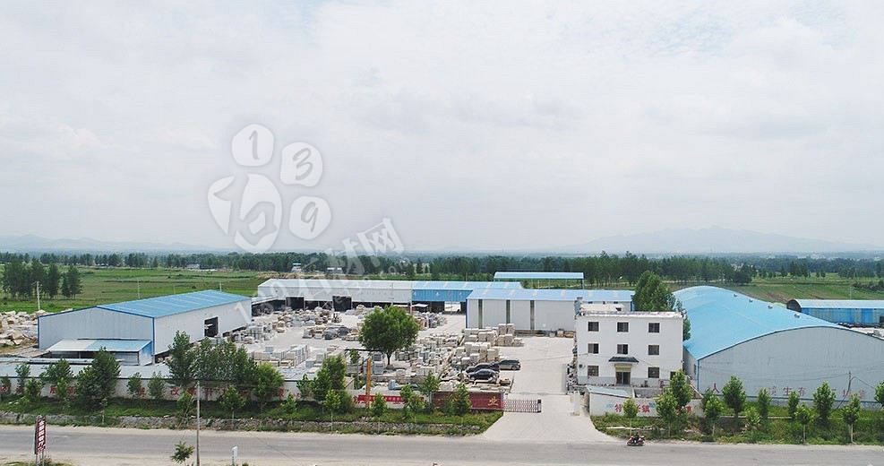 【南陽金泰石業(yè)】主營河南黃金麻、河南黃銹石方城芝麻白花崗巖園林工程配套用石