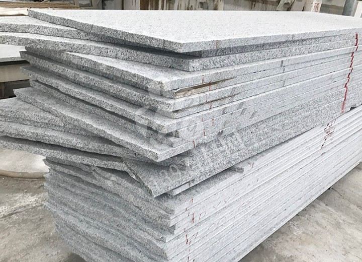 【南陽金泰石業(yè)】主營河南黃金麻、河南黃銹石方城芝麻白花崗巖園林工程配套用石