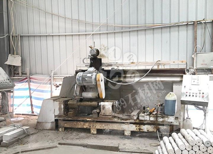 【南陽金泰石業(yè)】主營河南黃金麻、河南黃銹石方城芝麻白花崗巖園林工程配套用石