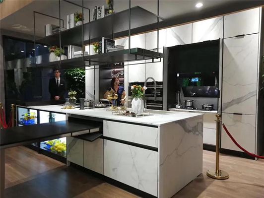 晏輝:巖板價格越來越低,啥原因?