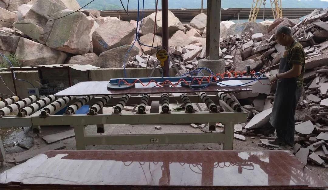 “石材王國”四川滎經,叫響“紅軍紅”石材產業“1234”轉型發展之路