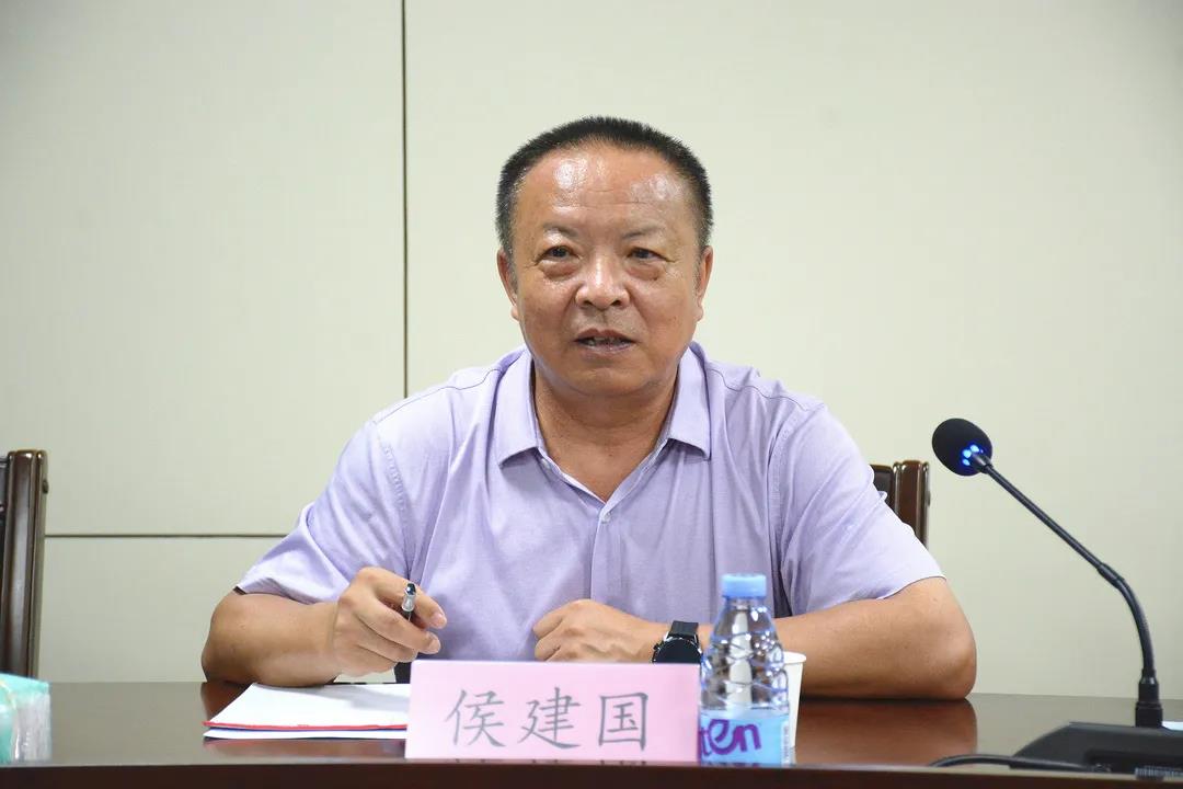 新疆奇臺縣委副書記、縣長劉強一行到訪南安市石材協會