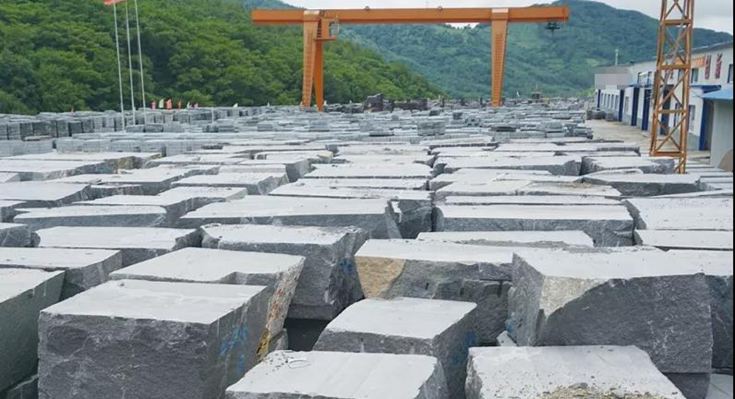 吉林省磐石市花崗巖產(chǎn)區(qū)吉祥黑、吉祥紅石材及礦山鑒賞!