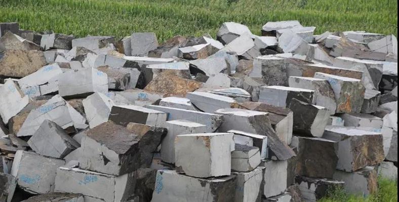 吉林省磐石市花崗巖產(chǎn)區(qū)吉祥黑、吉祥紅石材及礦山鑒賞!