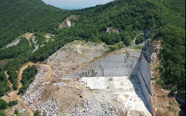 黑龍江省林口縣石材產區龍爪鎮芝麻灰花崗巖及礦山欣賞!