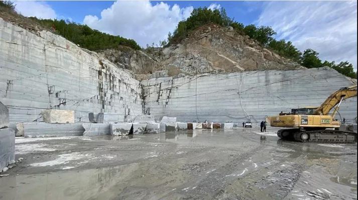 黑龍江省林口縣石材產區龍爪鎮芝麻灰花崗巖及礦山欣賞!