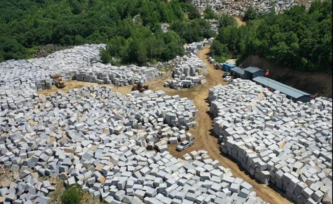 黑龍江省林口縣石材產區龍爪鎮芝麻灰花崗巖及礦山欣賞!