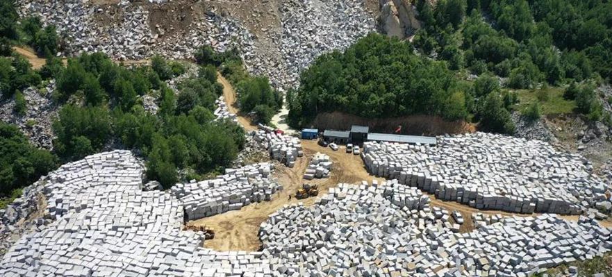 黑龍江省林口縣石材產區龍爪鎮芝麻灰花崗巖及礦山欣賞!