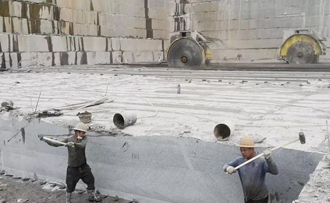 江西芝麻黑石材產區宜春市奉新縣清潭黑花崗巖654礦山石材欣賞！