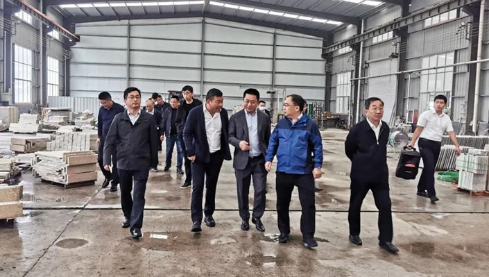 考察幾大知名花崗巖產區,把中部(麻城)石材產業園建成中國臨礦產業集群標桿園區達成共識