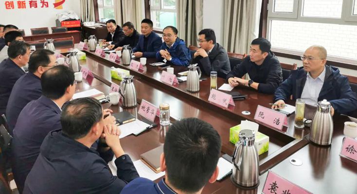 考察幾大知名花崗巖產區,把中部(麻城)石材產業園建成中國臨礦產業集群標桿園區達成共識