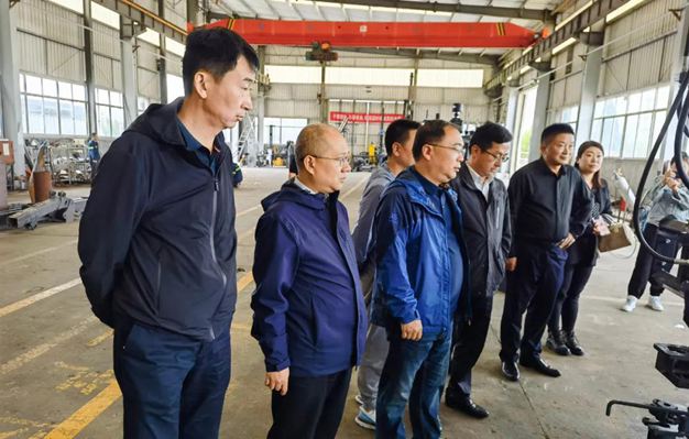 考察幾大知名花崗巖產區,把中部(麻城)石材產業園建成中國臨礦產業集群標桿園區達成共識