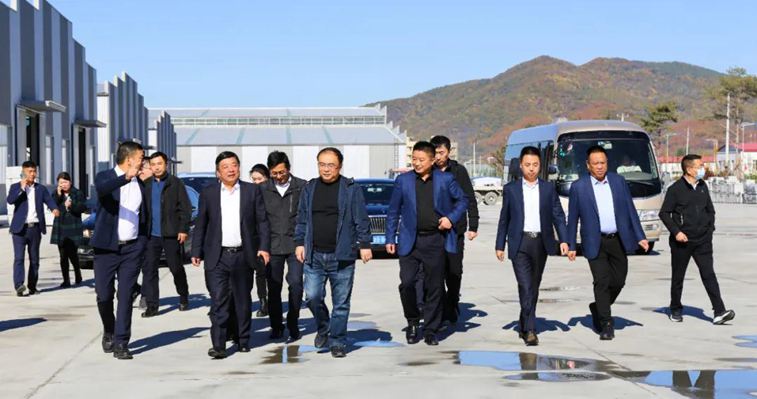 考察幾大知名花崗巖產區,把中部(麻城)石材產業園建成中國臨礦產業集群標桿園區達成共識