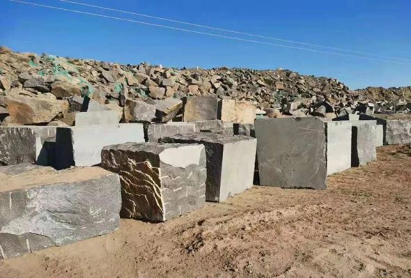 內蒙古烏拉特中旗聯社與當地石材行業商會初步達成信貸合作意向,附黑石產品欣賞!