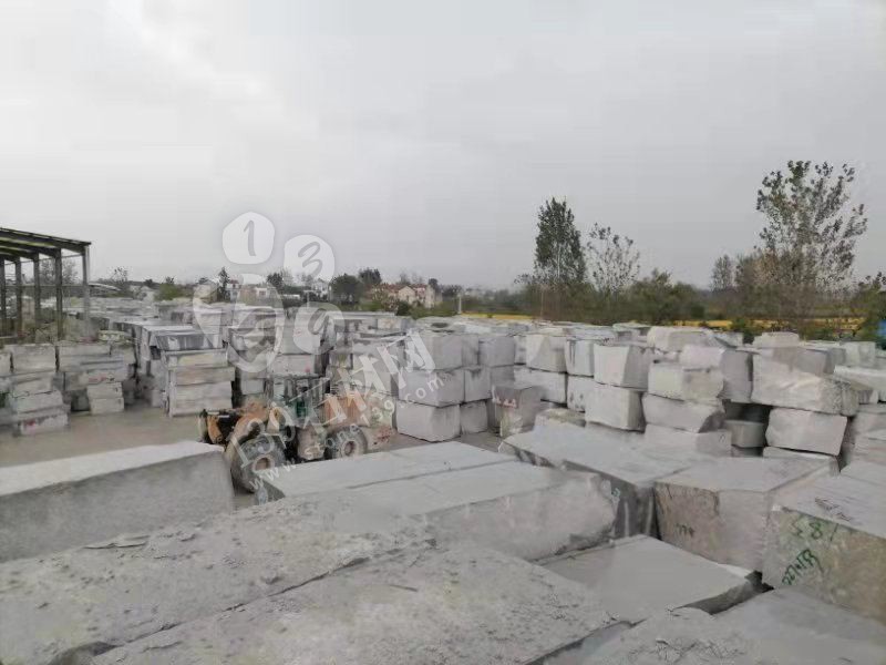 【麻城盛鑫石材】主營湖北芝麻白603、芙蓉白602、外墻干掛、地鋪、路沿石等異形板材