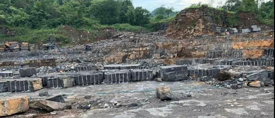 重慶黑石產(chǎn)區(qū)彭水縣中國(guó)黑石材及礦山欣賞!