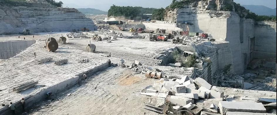 遼寧省莊河市太平嶺鄉(xiāng)青林村花崗巖:芝麻白G603石材欣賞