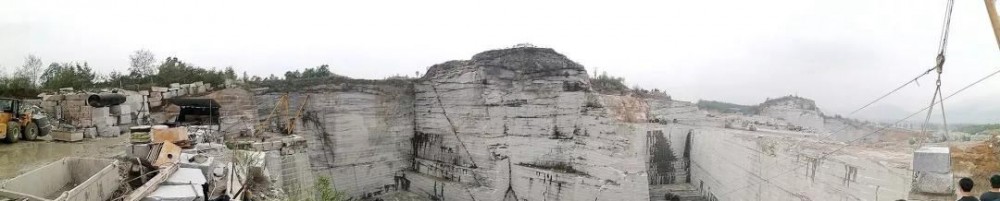 遼寧省莊河市太平嶺鄉(xiāng)青林村花崗巖:芝麻白G603石材欣賞