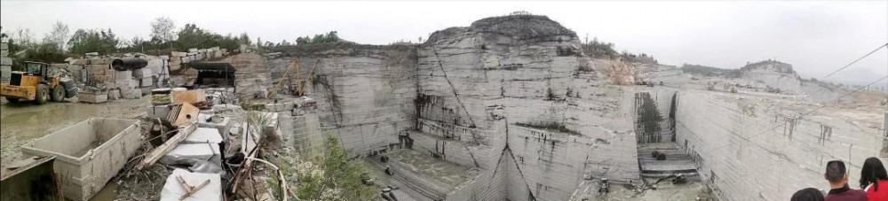 遼寧省莊河市太平嶺鄉(xiāng)青林村花崗巖:芝麻白G603石材欣賞