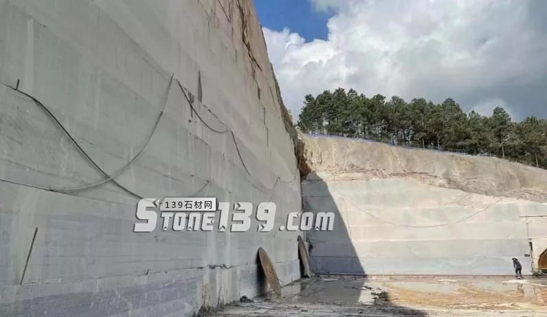 廣西欽州灰麻花崗巖芝麻灰（替代芝麻黑）礦山及石材欣賞！