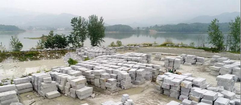 湖北芝麻灰產(chǎn)區(qū)之黃岡英山縣，英山芝麻灰花崗巖石材及礦山欣賞