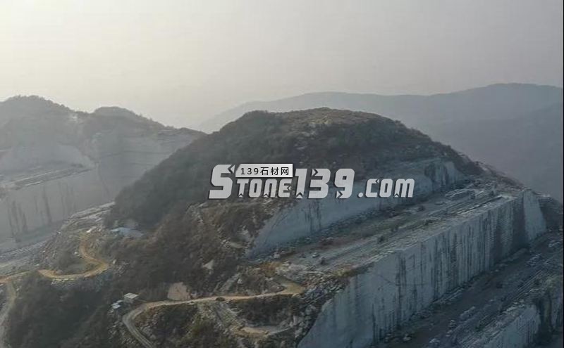 湖北芝麻灰產(chǎn)區(qū)之黃岡英山縣，英山芝麻灰花崗巖石材及礦山欣賞