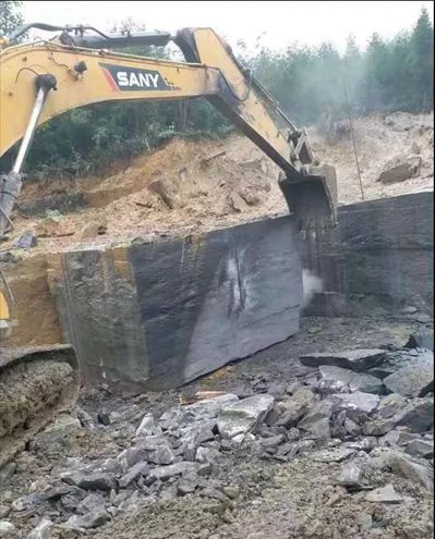 四川雅安滎經(jīng)縣石材產(chǎn)品中國(guó)紅、滎經(jīng)紅、雅蒙黑石材