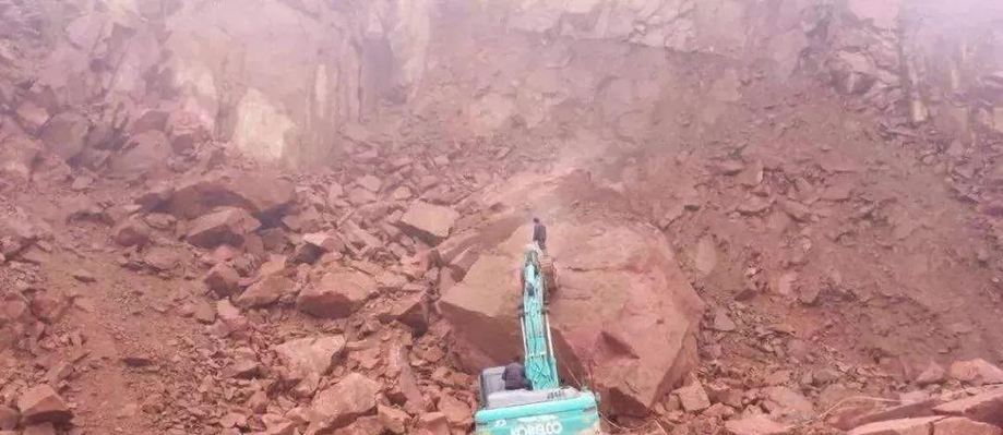 四川雅安滎經(jīng)縣石材產(chǎn)品中國(guó)紅、滎經(jīng)紅、雅蒙黑石材