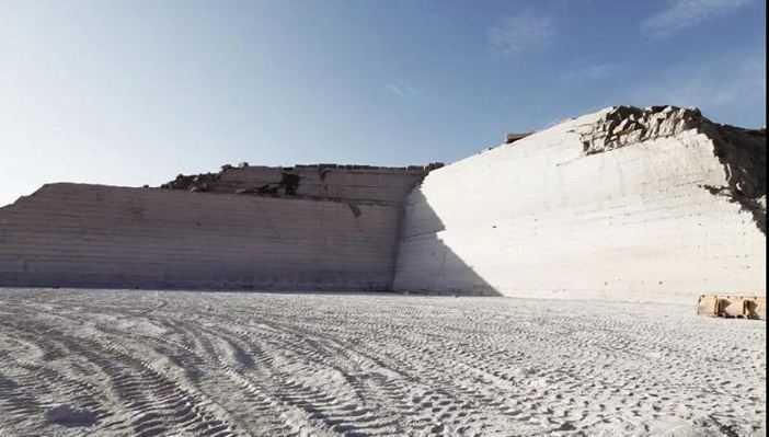 新疆哈密奧莫爾塔格石材產區產品新疆咖啡鉆石材欣賞！