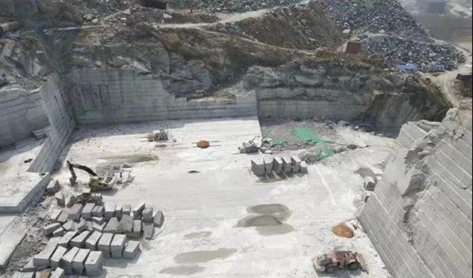 山東泗水石材魯灰正礦荒料開始銷售,附魯灰報價!