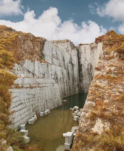 圖賞封礦后的福建最大石材礦山——長泰吳田山！