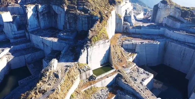 圖賞封礦后的福建最大石材礦山——長泰吳田山！