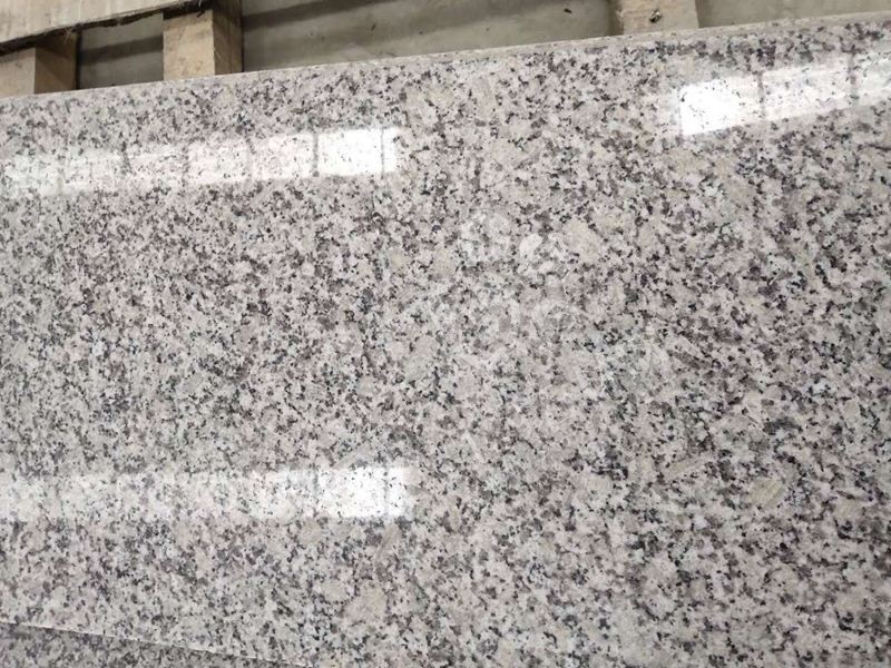 麻城張順利石材廠主要經營湖北芝麻白、芙蓉白環境石,地鋪石,路延石,小方石