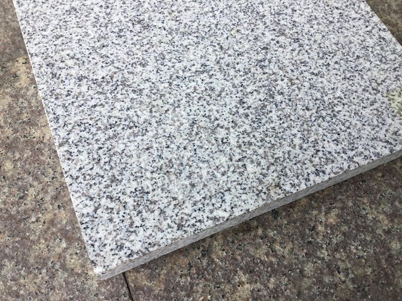 麻城張順利石材廠主要經營湖北芝麻白、芙蓉白環境石,地鋪石,路延石,小方石