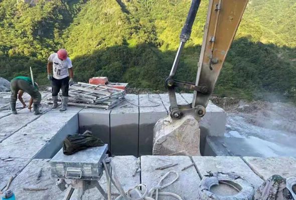 陜西石材產區安康白河縣石材資源和石材產品（夢幻彩云、青石、盤古綠）介紹