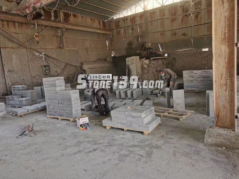 【洪興石材】主營河南泌陽芝麻白、芝麻灰、泌陽紅、芝麻黑、黃銹石、白麻、路沿石、花崗巖異形石等產品