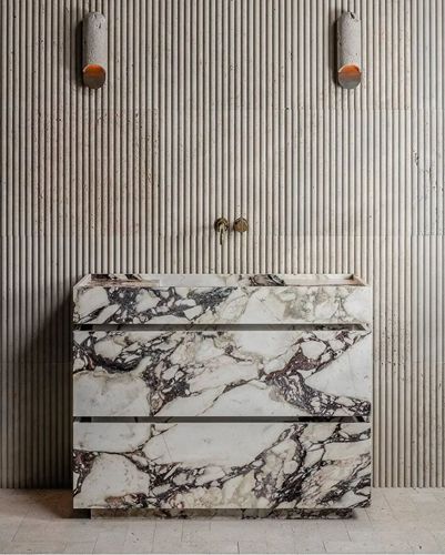 寶格麗大理石(卡拉卡塔紫)