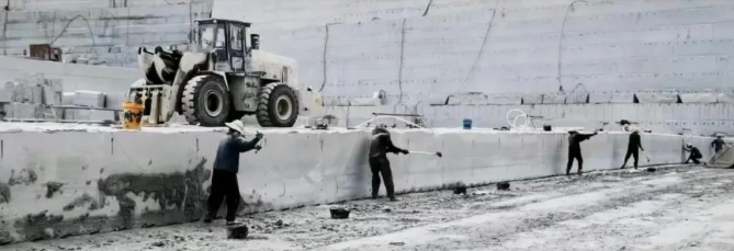 福建古田人這項發明,帶動我國石材業突飛猛進、領跑世界! 福建古田石材礦山開采人