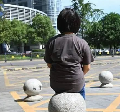 擋車圓球要漲價了?高溫下的擋車石居然是女性痛經殺手!附擋車石(球)欣賞! 石材擋車球 擋車柱