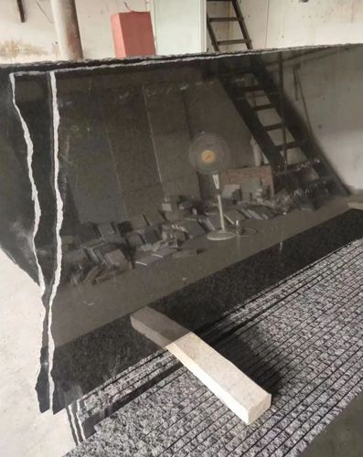 墓碑好石材:四川冕寧縣鳳凰黑石材欣賞