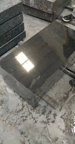 墓碑好石材:四川冕寧縣鳳凰黑石材欣賞