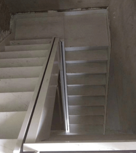 干貨:石材樓梯搭配玻璃護欄欄桿的幾種做法 石材樓梯搭配玻璃護欄欄桿