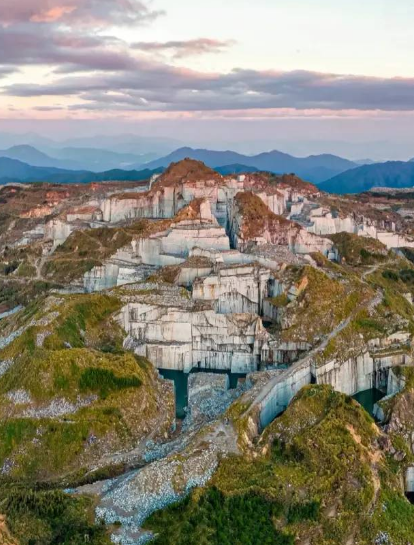 漳州市長泰區(qū)現(xiàn)有1374.83萬m3老礦芝麻黑剩余廢棄石料拍公告 漳州市長泰區(qū)吳田山廢棄礦山生態(tài)修復(fù)工程