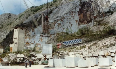 干貨分享給家里有礦的石材小伙伴:石材礦山開采工藝與設備解析 石材礦山開采工藝與設備解析