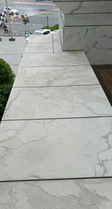 意大利雪花白大理石就是這么傲嬌 20多年的工程了柱子還沒發黃 雪花白大理石柱子武漢石材工程